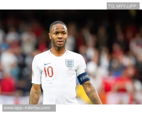 斯特林勇敢对抗蒙面窃贼保护家人安全展现真男人风范