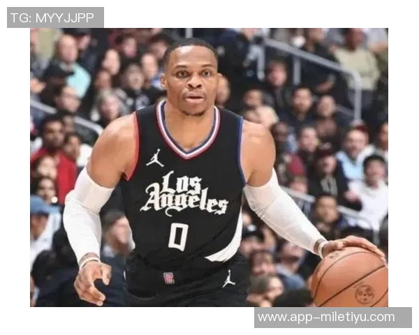 爱德华兹第三节火力全开独得17分威少助攻表现不俗贡献7分 爱德华兹第三节火力全开独得17分威少助攻表现不俗贡献7分