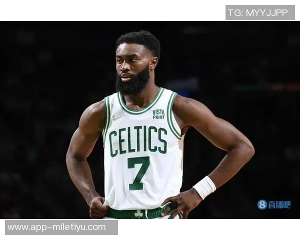 杰伦布朗强调年轻锋线心态稳定继续为他们提供支持与成长机会